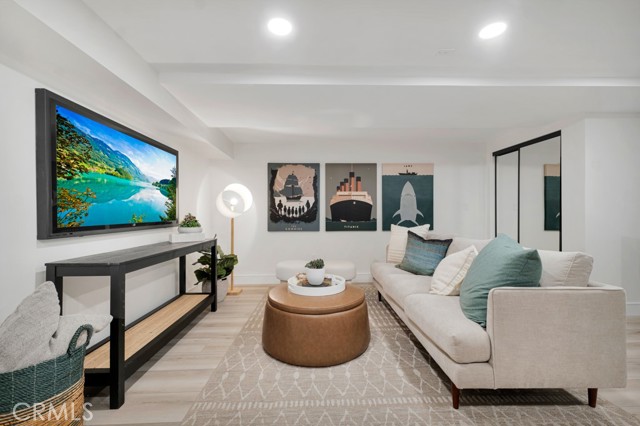 10 Camel Point, Laguna Beach CA: https://media.crmls.org/medias/12674de2-1b87-44f6-b853-e3c4c6353a01.jpg
