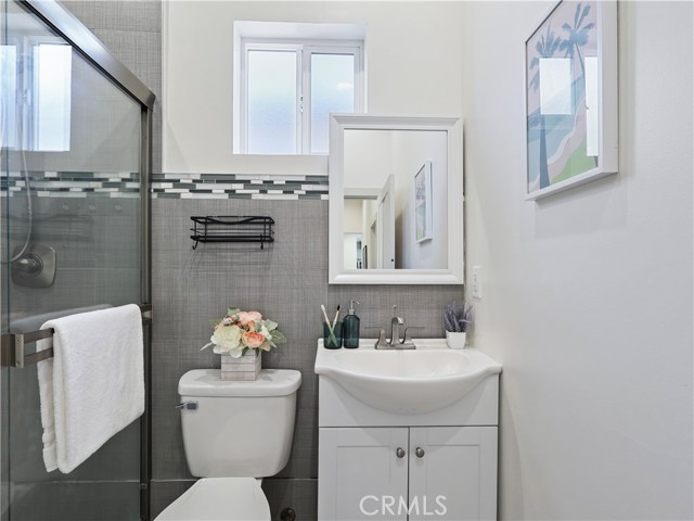 Detail Gallery Image 26 of 33 For 15803 Chatsworth St, Granada Hills,  CA 91344 - 3 Beds | 2 Baths