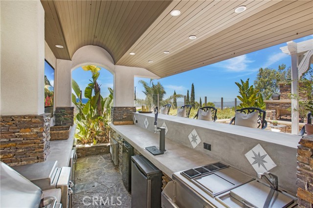 33 Renata, Newport Coast CA: https://media.crmls.org/medias/12678c61-dd05-4b2b-87fe-09e223291d5e.jpg