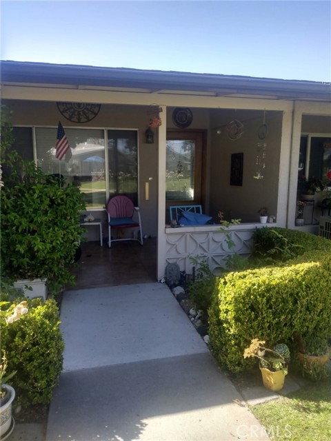 13141 Shawnee Lane, Seal Beach CA: https://media.crmls.org/medias/12678f31-4026-4f63-b2f8-c3b6a069d3cd.jpg