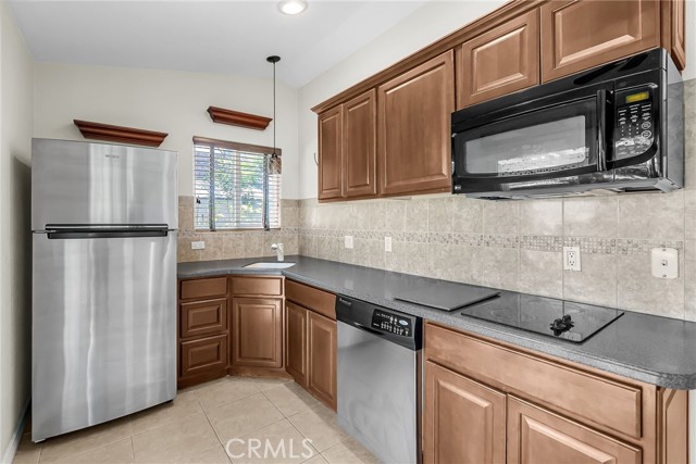 Detail Gallery Image 27 of 52 For 6712 Mission Grove Pkwy, Riverside,  CA 92506 - 5 Beds | 3 Baths