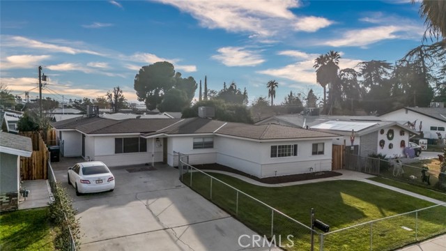 Detail Gallery Image 15 of 37 For 3801 Laverne Ave, Bakersfield,  CA 93309 - 3 Beds | 2/1 Baths