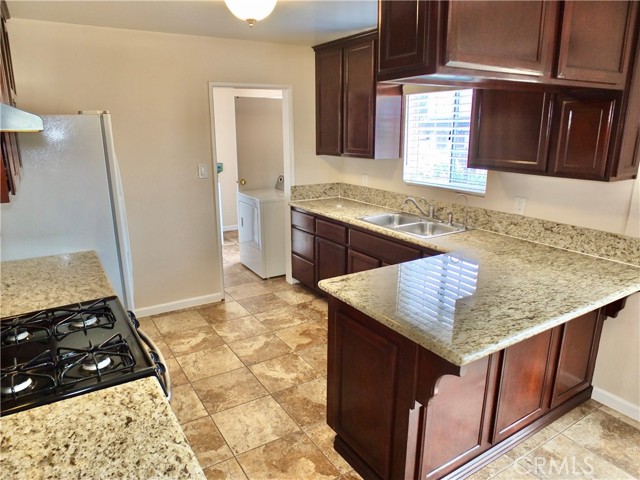 1301 W Robidoux Street, Wilmington CA: https://media.crmls.org/medias/1268897a-6877-4808-91b0-150bfe04191c.jpg