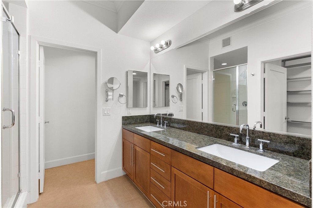 MLS #OC25242083 image #12