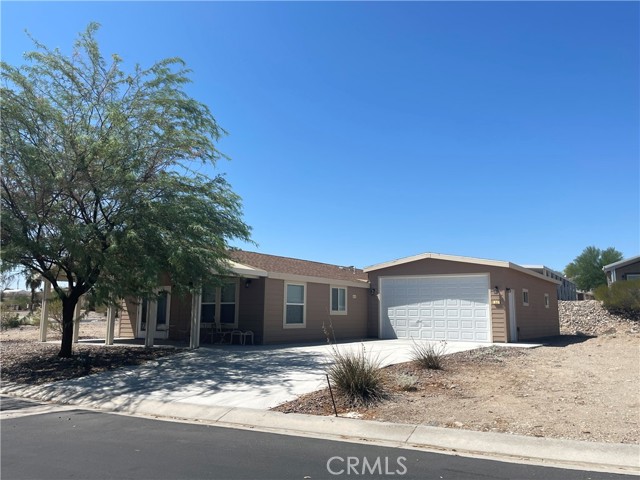 Detail Gallery Image 1 of 37 For 12600 Havasu Lake Rd #57,  Needles,  CA 92363 - 3 Beds | 2 Baths