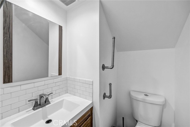 Detail Gallery Image 20 of 37 For 219 N Isabel St #4,  Glendale,  CA 91206 - 2 Beds | 2/1 Baths