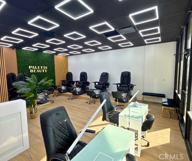 459 W Broadway, Glendale CA: https://media.crmls.org/medias/126a4687-c6eb-4543-a3d7-bbee3f688182.jpg