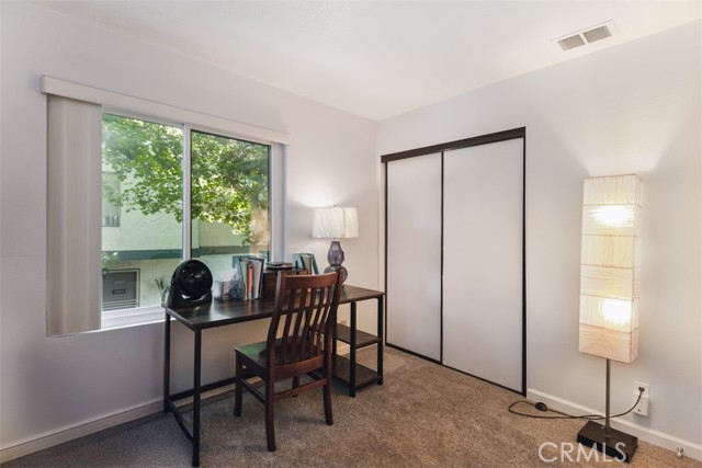 Detail Gallery Image 15 of 24 For 23530 Newhall Ave #5,  Newhall,  CA 91321 - 3 Beds | 2/1 Baths