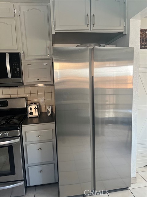 10507 Pinehurst Avenue, South Gate CA: https://media.crmls.org/medias/126baa8a-e552-4fa0-8698-ab1e72d31310.jpg