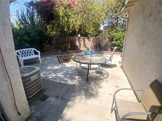 7650 Wilbur Avenue, Reseda CA: https://media.crmls.org/medias/126bd4f9-48db-4616-a13b-dcf069694306.jpg