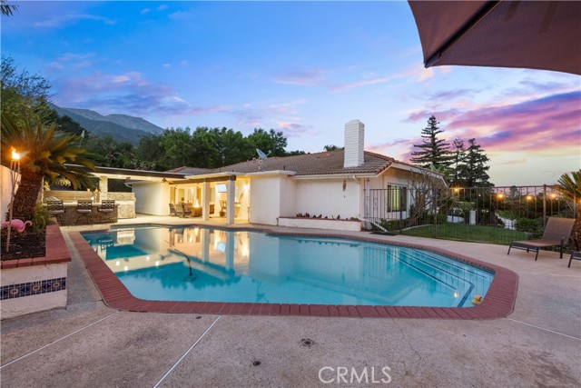 2485 San Mateo Drive, Upland CA: https://media.crmls.org/medias/126c0236-fe52-4eb8-85ed-750bcac59988.jpg