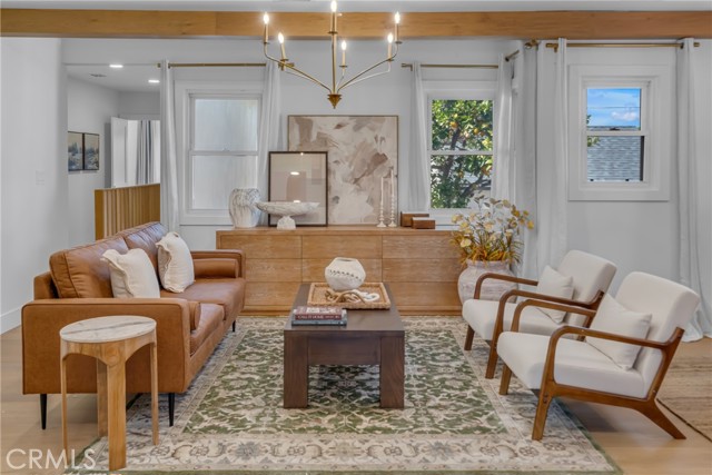 6129 W 83rd Place, Los Angeles CA: https://media.crmls.org/medias/126c4042-e6de-491e-8c24-86c9b72422cb.jpg