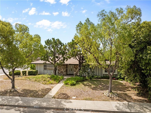 702 Scripps Drive, Claremont CA: https://media.crmls.org/medias/126ceaf1-601e-497d-a55a-608ec15b3b32.jpg