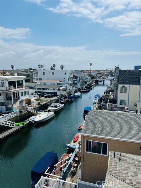 Detail Gallery Image 17 of 19 For 16754 Pacific Coast Hwy #B,  Sunset Beach,  CA 90742 - 3 Beds | 3 Baths