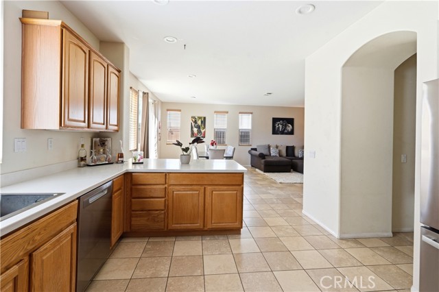 Detail Gallery Image 10 of 26 For 1923 Brockstone Dr, Perris,  CA 92571 - 4 Beds | 2/1 Baths