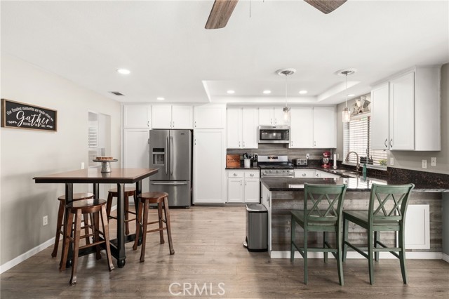 Detail Gallery Image 15 of 51 For 1370 Maywood Ave, Upland,  CA 91786 - 4 Beds | 3 Baths