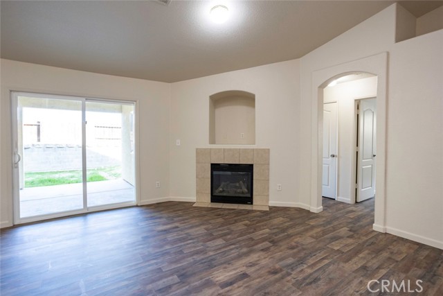 Detail Gallery Image 6 of 26 For 2476 N Drake Ave, Merced,  CA 95348 - 4 Beds | 2 Baths