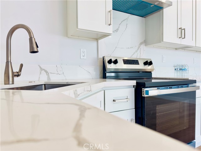 17522 Lemay Street, Lake Balboa CA: https://media.crmls.org/medias/126e1378-20fa-4fcf-b15f-e2b5d8b2dca6.jpg