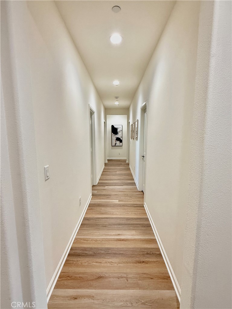 https://media.crmls.org/medias/126e385c-f4af-46db-914d-9faacce7b9c6.jpg?preset=X-Large