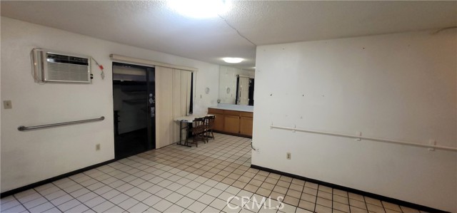14805 Chase Street, Panorama City CA: https://media.crmls.org/medias/126ed281-a722-4055-b80d-a2e3b90c80b7.jpg