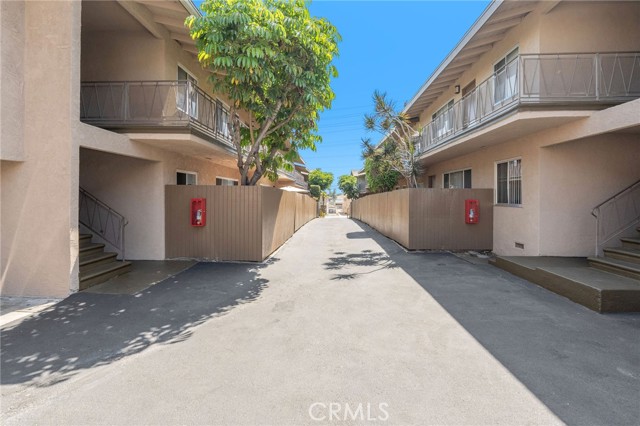 Image 4 of 17 For 837 Beach Avenue