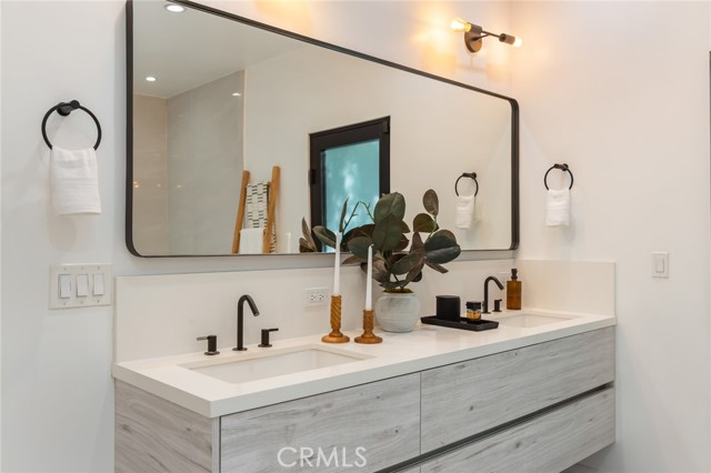 13714 Valley Vista, Sherman Oaks CA: https://media.crmls.org/medias/126f83b4-7fc3-4bcf-8acc-f4a78cfa1076.jpg