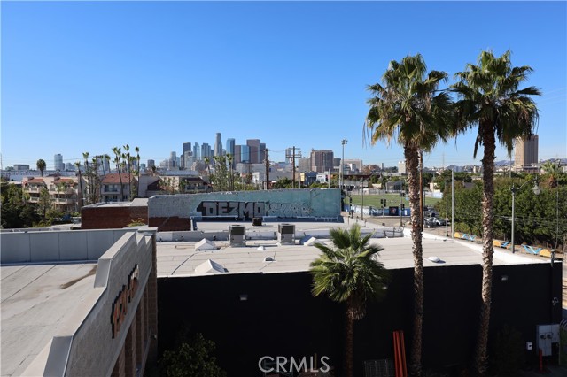 1526 E 1st Street, Los Angeles CA: https://media.crmls.org/medias/126fa0c7-0e06-4f89-87b1-c85db6987d38.jpg