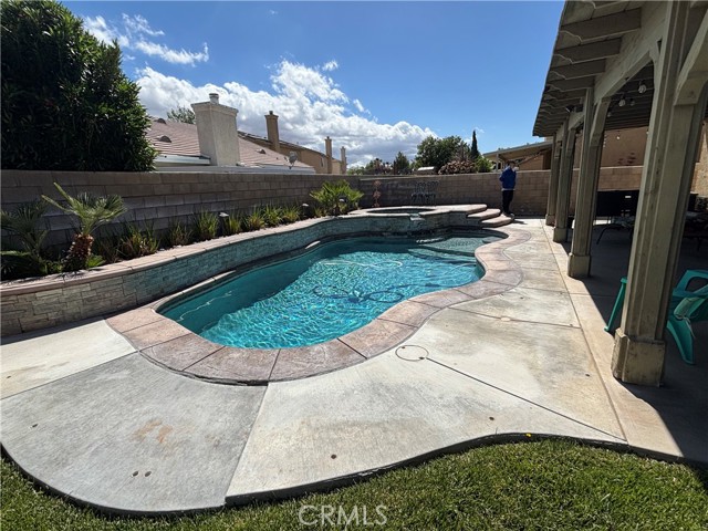 Detail Gallery Image 4 of 18 For 1800 Windermere Dr, Lancaster,  CA 93534 - 3 Beds | 2 Baths