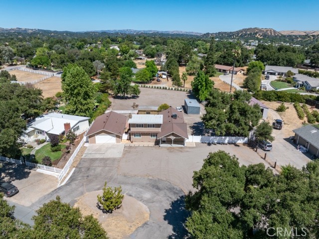 Detail Gallery Image 4 of 58 For 9019 San Gabriel Rd, Atascadero,  CA 93422 - 5 Beds | 4 Baths