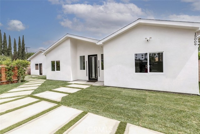 15009 Wyandotte Street, Van Nuys CA: https://media.crmls.org/medias/127072cd-c2f6-42c7-bf61-38b527bda7ae.jpg