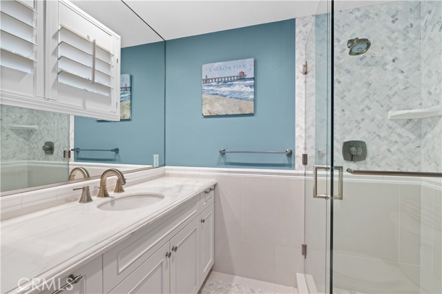 Detail Gallery Image 11 of 19 For 110 Pearl Ave, Newport Beach,  CA 92662 - 3 Beds | 3 Baths