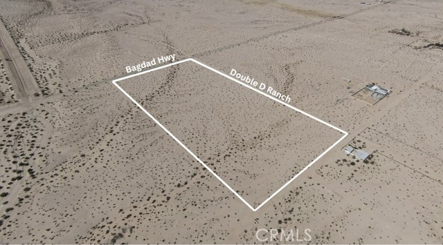 4453 Bagdad Highway, 29 Palms CA: https://media.crmls.org/medias/12715ba8-ff19-4bf8-8e8f-444172e5674b.jpg
