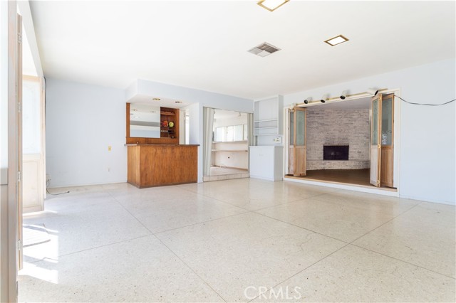 Detail Gallery Image 14 of 74 For 9826 Columbus, North Hills,  CA 91343 - 7 Beds | 5/1 Baths