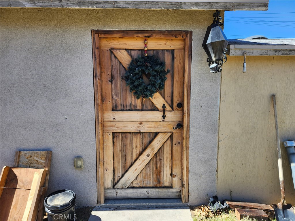 https://media.crmls.org/medias/1272037e-dd94-44c7-b45b-004772ec490f.jpg?preset=X-Large