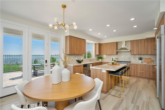 3318 Durham Court, Burbank CA: https://media.crmls.org/medias/1272a95e-45d5-4e53-a203-d992a0db4d44.jpg