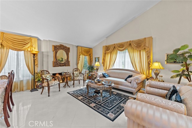 Detail Gallery Image 10 of 45 For 24621 Artemia, Mission Viejo,  CA 92691 - 4 Beds | 3 Baths