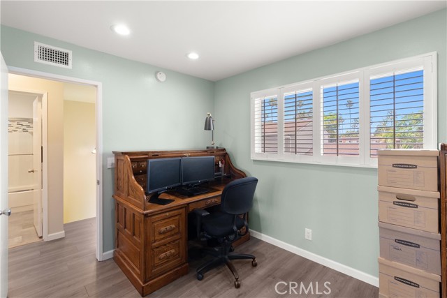 8195 Pawtucket Drive, Huntington Beach CA: https://media.crmls.org/medias/1275323c-a384-4c72-a60c-936211d3eab9.jpg