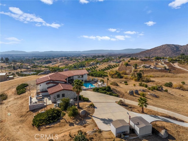 38225 Camino Sierra Road, Temecula CA: https://media.crmls.org/medias/1275c448-ca3f-48d8-a310-9ae3ab1345f8.jpg