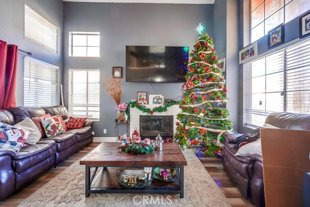 11484 Lime Orchard Lane, Fontana CA: https://media.crmls.org/medias/127631a2-89ff-43b3-bdc4-60840d87ffc3.jpg