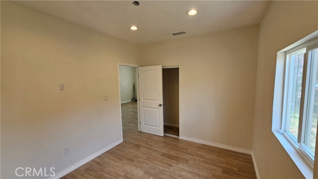 Detail Gallery Image 3 of 7 For 265 E M St, Colton,  CA 92324 - 4 Beds | 2/1 Baths