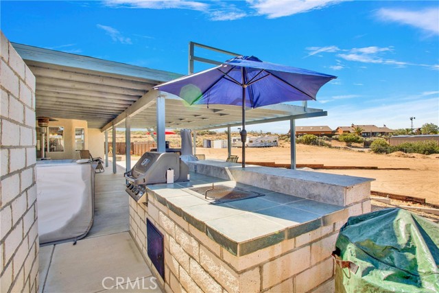 Detail Gallery Image 37 of 45 For 11020 Blue Jay Way, Oak Hills,  CA 92344 - 5 Beds | 2 Baths