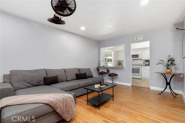 Detail Gallery Image 6 of 21 For 13708 El Espejo Rd, La Mirada,  CA 90638 - 3 Beds | 2 Baths
