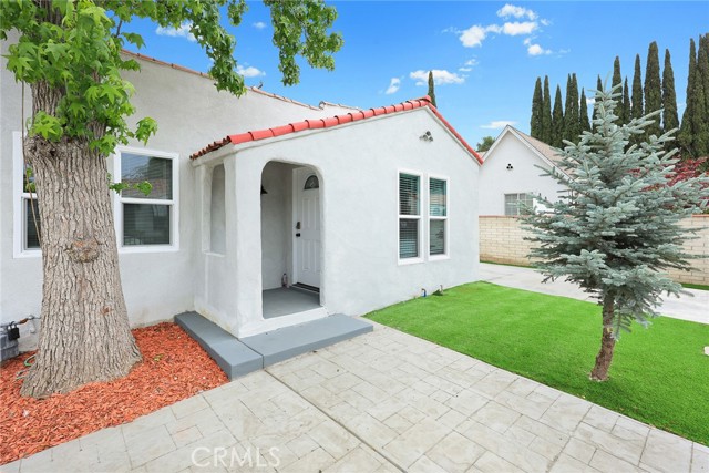 Detail Gallery Image 2 of 25 For 2461 Saint Pierre Ave, Altadena,  CA 91001 - 4 Beds | 2 Baths