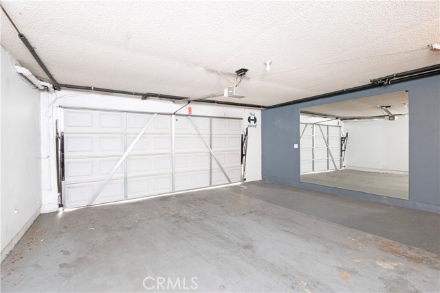 Detail Gallery Image 34 of 39 For 12334 Chandler #C,  Valley Village,  CA 91607 - 2 Beds | 2 Baths