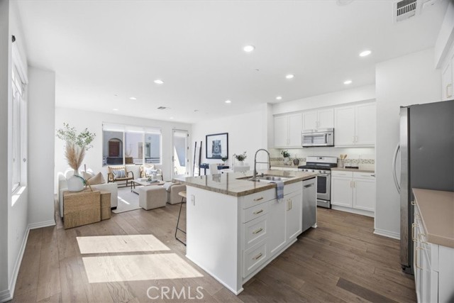 Image 2 of 32 For 12921 Union Avenue 107