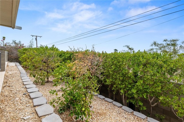 68269 Calle Calmoso, Desert Hot Springs CA: https://media.crmls.org/medias/1279e808-0e44-4cf7-ad05-4f9940aefe95.jpg