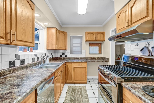 Detail Gallery Image 13 of 26 For 1130 N Cordova, Burbank,  CA 91505 - 2 Beds | 1 Baths