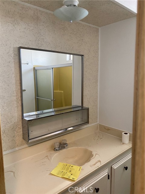 38 Elm Via, Anaheim CA: https://media.crmls.org/medias/127a6f86-c451-414e-bec3-2c70be8854a2.jpg