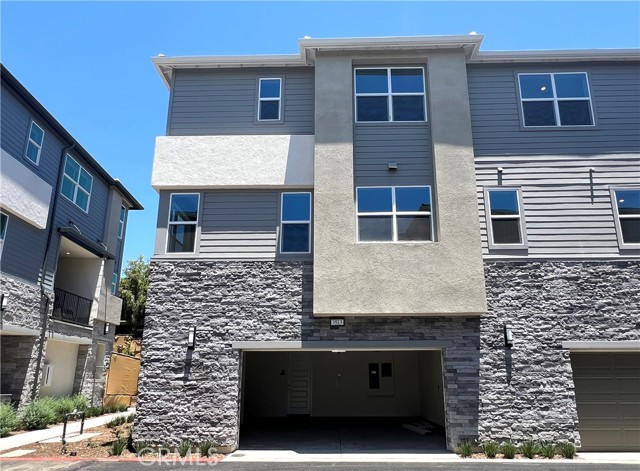 Detail Gallery Image 1 of 15 For 3513 Indigo Privado, Ontario,  CA 91764 - 3 Beds | 2/2 Baths