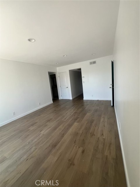 8847 Willis, 32 photo 9